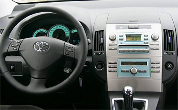 interior-2008-toyota-corolla-verso-razlog-pic-2-123.jpeg