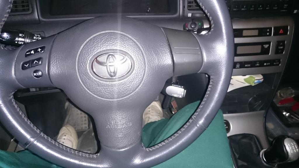 Воланът с монтирано лостче